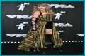 Pink Hair, Don’t Care! Taylor Swift Shows Off Edgy New ‘Do in New York City